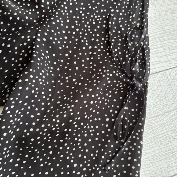 Lane Bryant Black and White Cold Shoulder Dot Top Size 18 - Picture 7 of 11